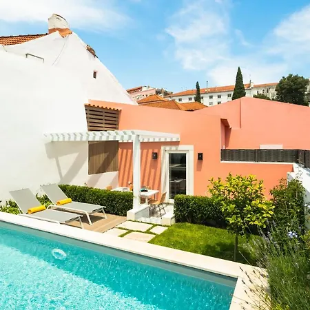 Luxurious, Private Garden And Heated Swimming Pool By Courtesy Morning Apartment Lisbon
