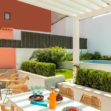 Apartment Luxurious, Private Garden And Heated Swimming Pool By Courtesy Morning Lisbon