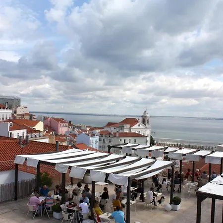 Luxurious, Private Garden And Heated Swimming Pool By Courtesy Morning Apartment Lisbon