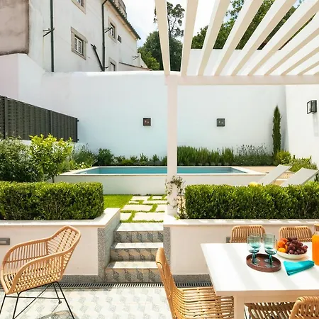Luxurious, Private Garden And Heated Swimming Pool By Courtesy Morning * Lisbon